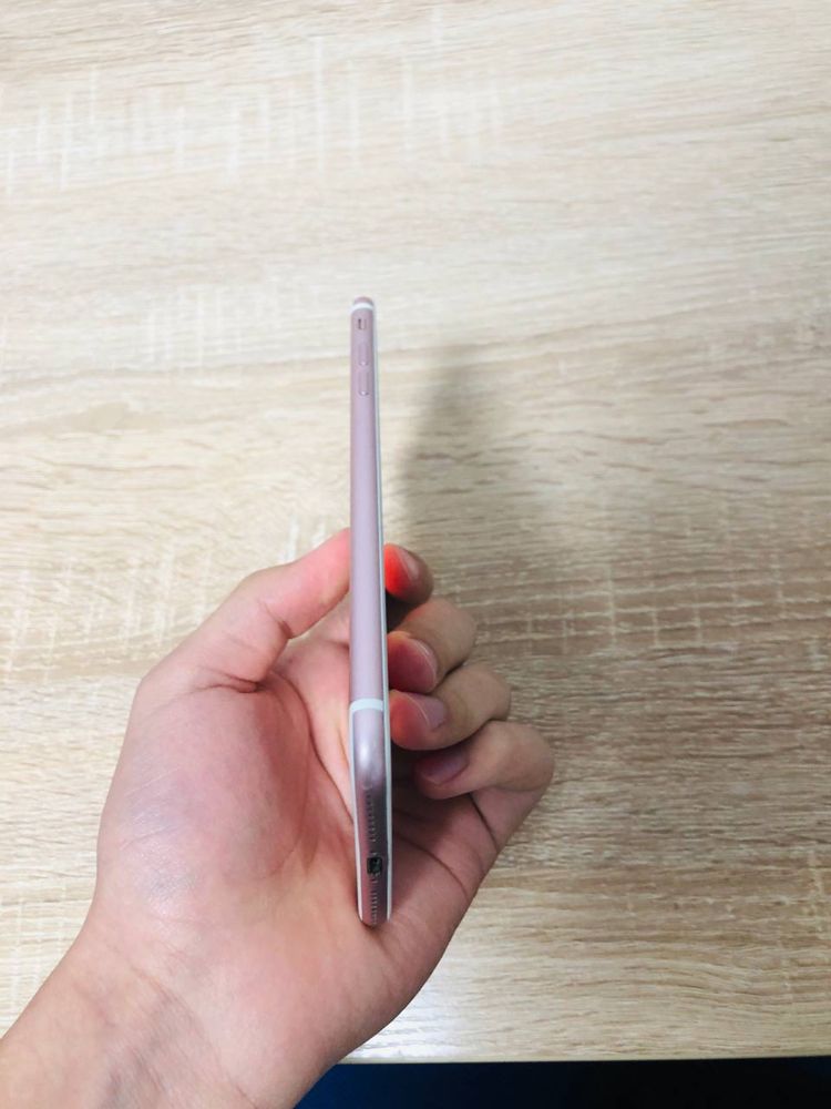 iphone айфон 7plus ,128 гб