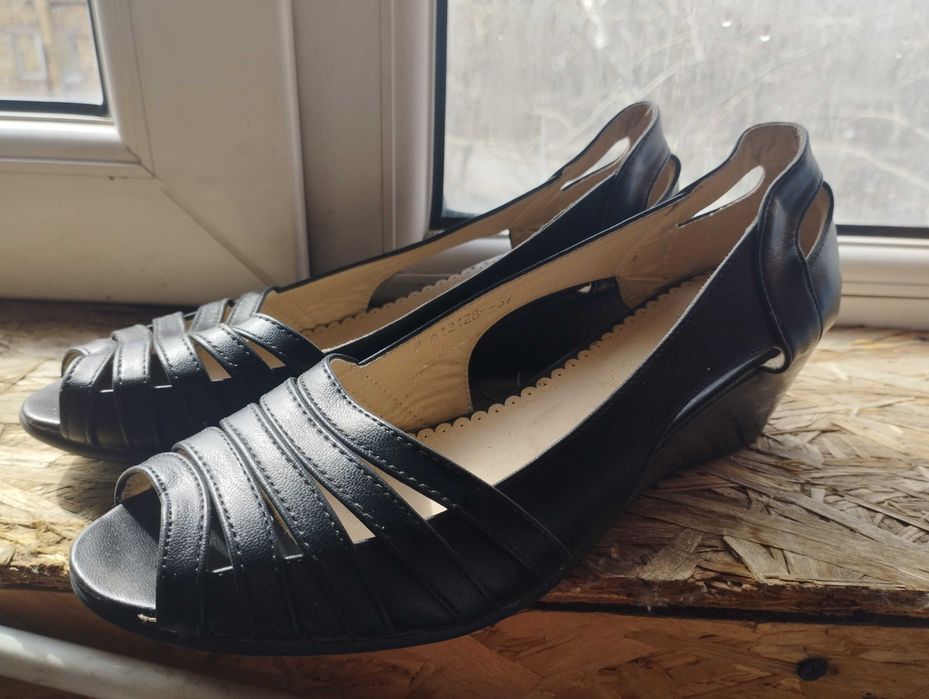 Женские летние туфли. Новые. 37 размер.