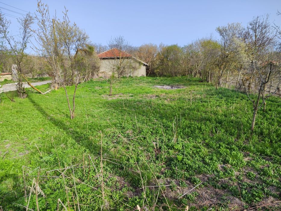 Парцел 600м² 10000€