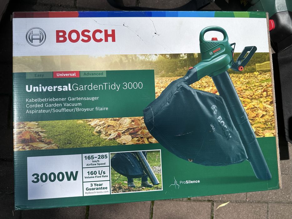 Suflanta / aspirator frunze Bosch Universal GardenTidy 3000 W