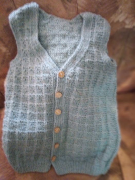 Вълнени плетени чорапи  с тройна нишка на конеца–10 лв.