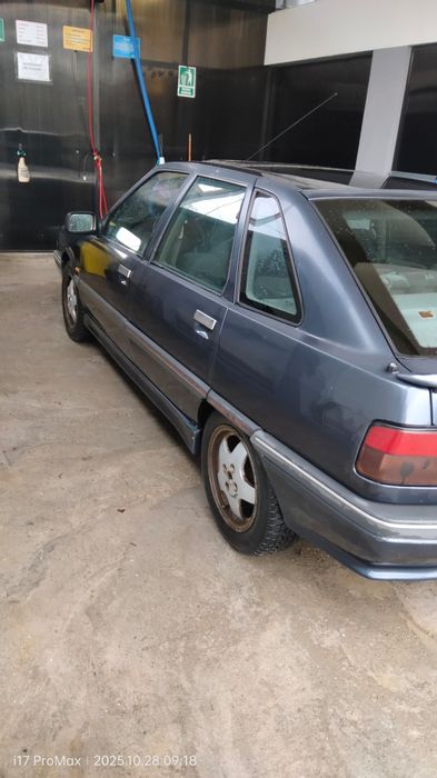 Vând Renault 21TXI