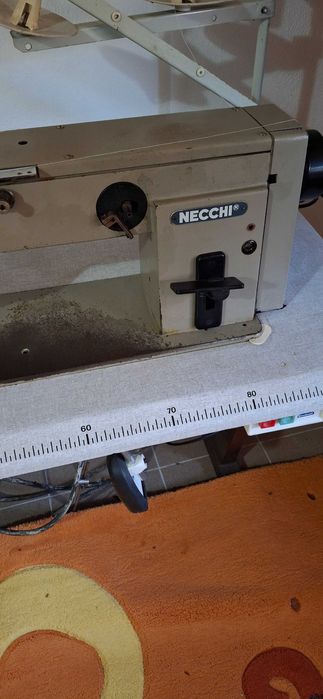 Vand masina de cusut profesionala