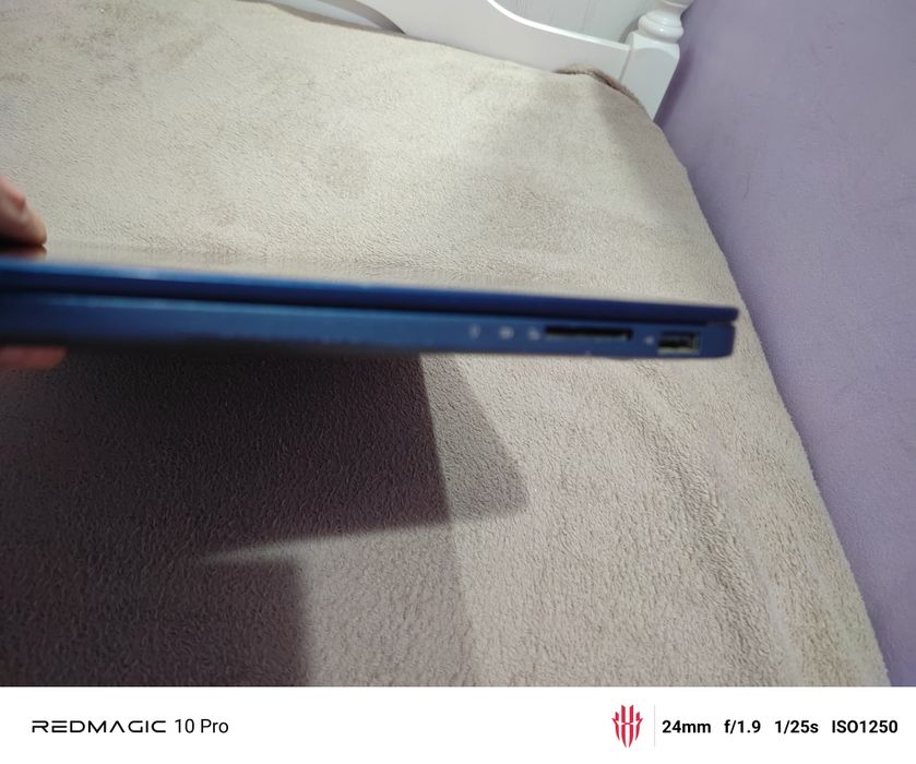 Laptop Asus super slim I5 gen 8 win 11