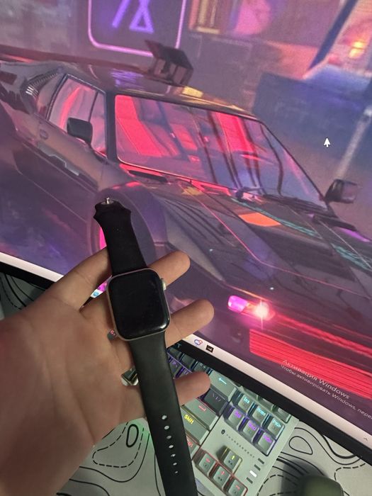 Продается Apple Watch se2