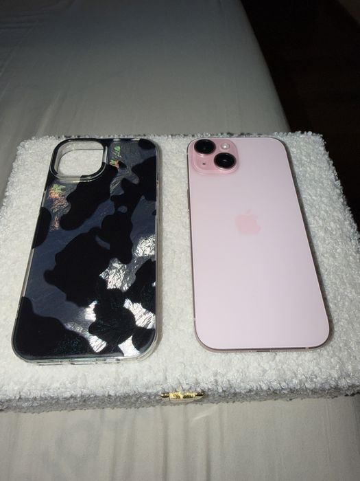 Iphone 15 roz impecabil