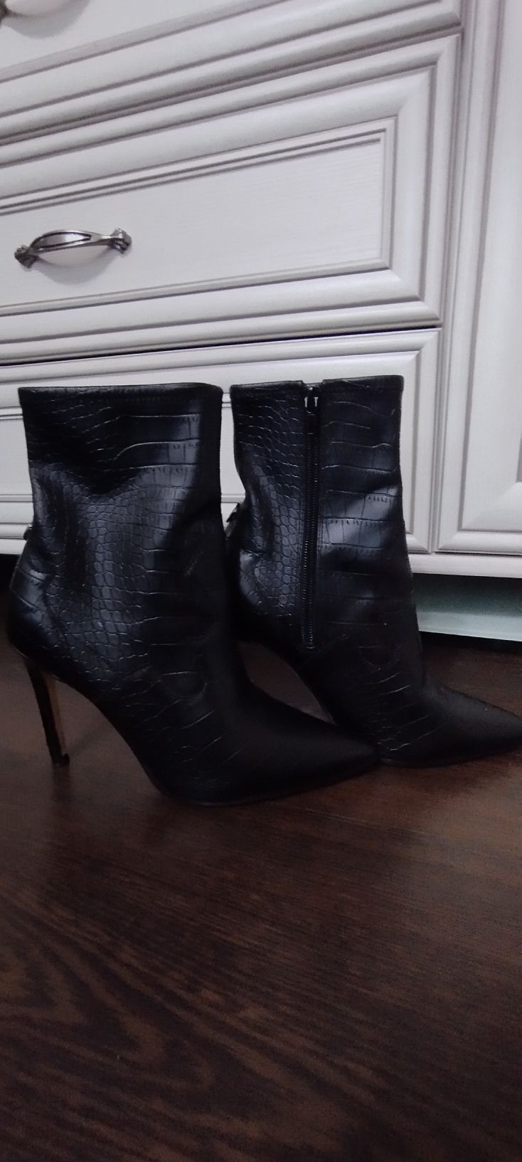Ghete/botine Guess 36