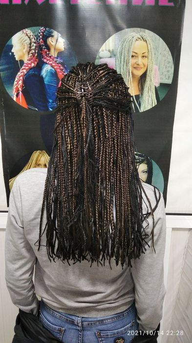 Дреды из ниток и каниколон.