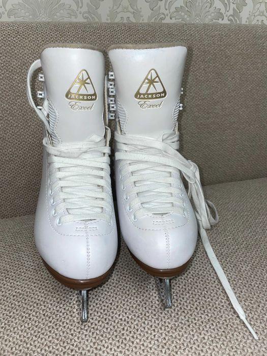 Продам профессиональные коньки Jackson Excel для фигурного катания
