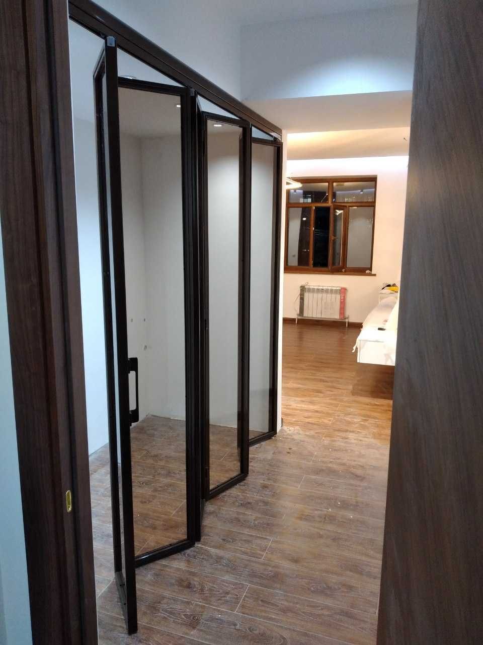 Стеклянные лофт перегородки и двери. Loft peregorodkalar va eshiklar.