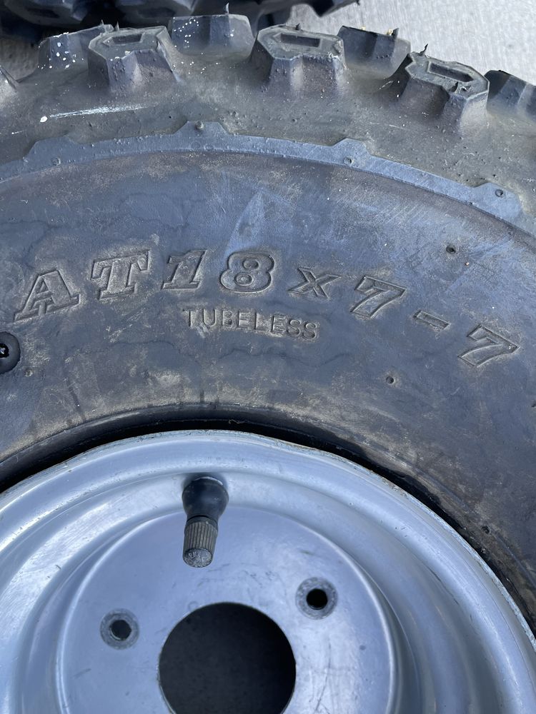 Продават се! Гуми с джанти в добро състояние.