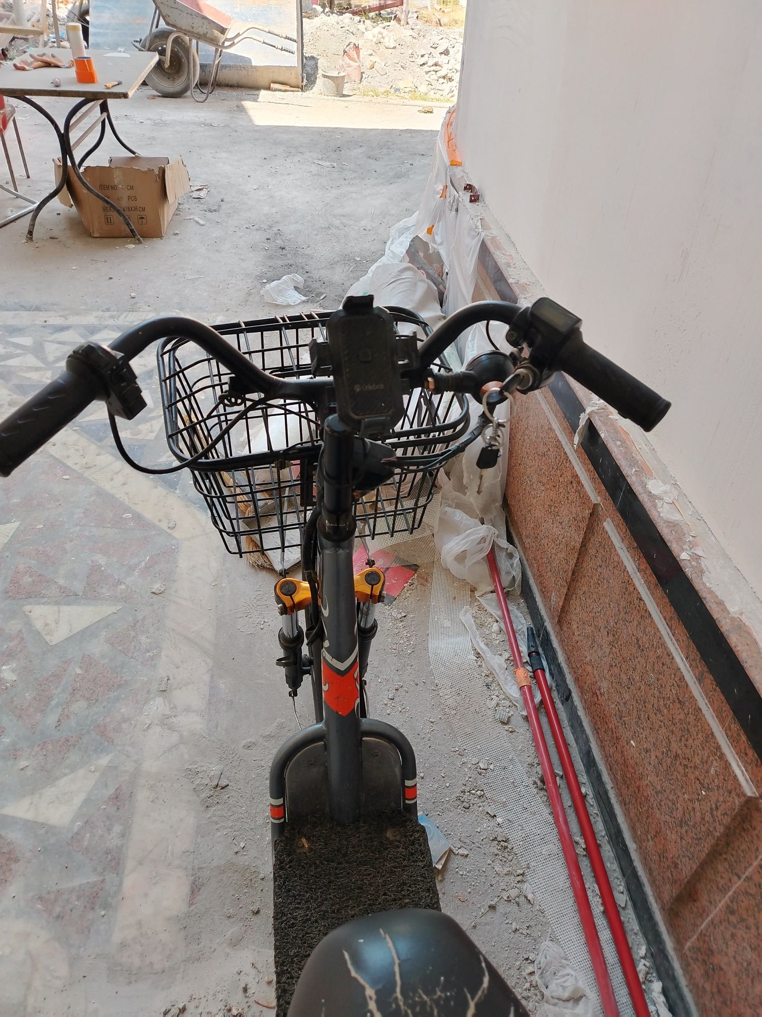 Veloskuter sotiladi