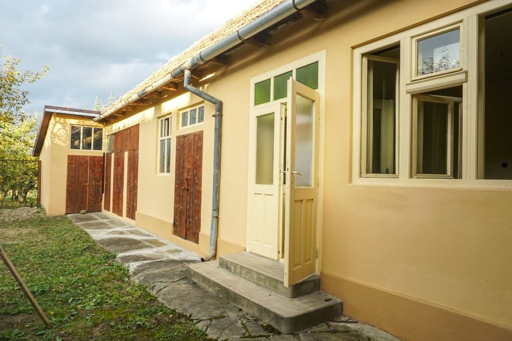 Casa de vanzare + 40 arii teren