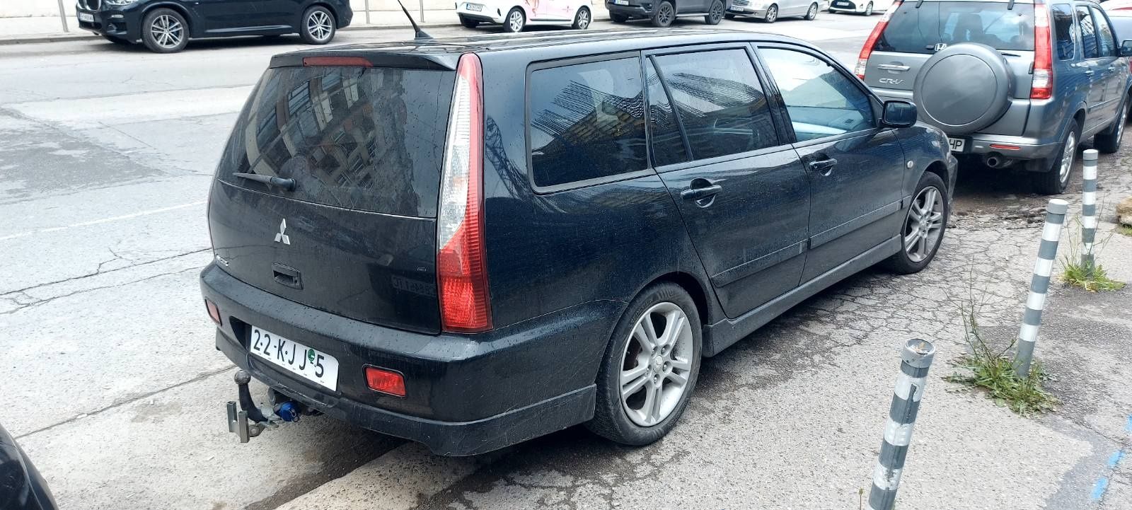 Продавам Мицубиши Лансер