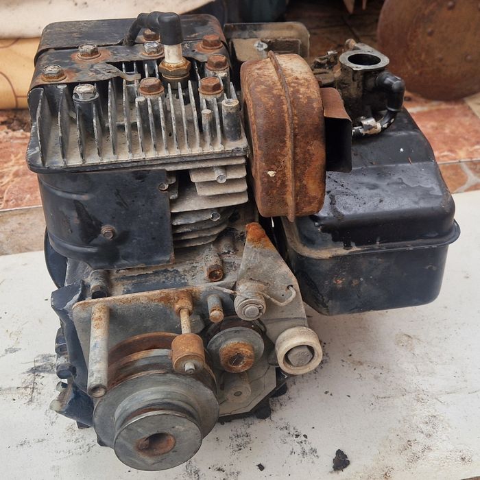 briggs & stratton двигател 5HP бригс