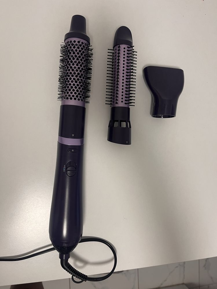 Perie de par,cu aer cald  si rece Philips 3 in 1
