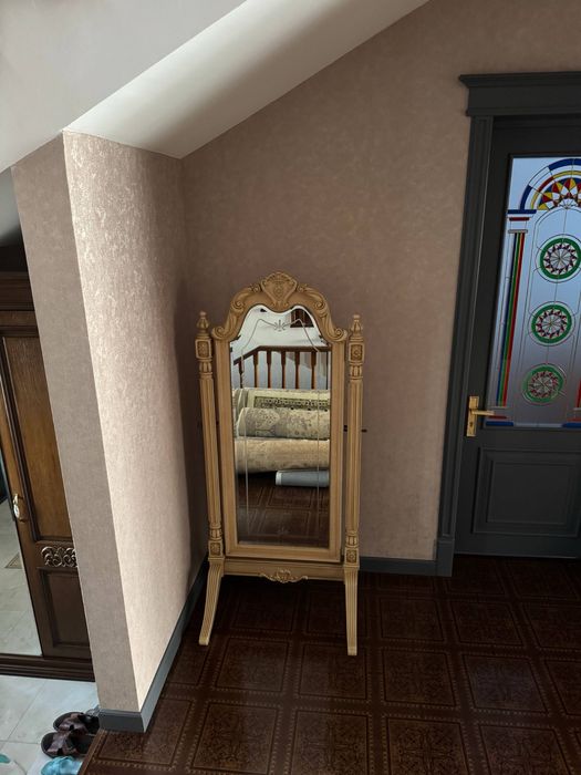 Продам изысканное напольное зеркало в классическом стиле “Психея”