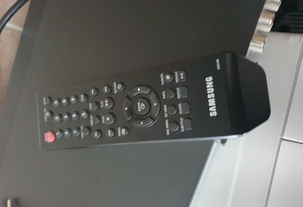 DVD Samsung -P370, cu telecomandă