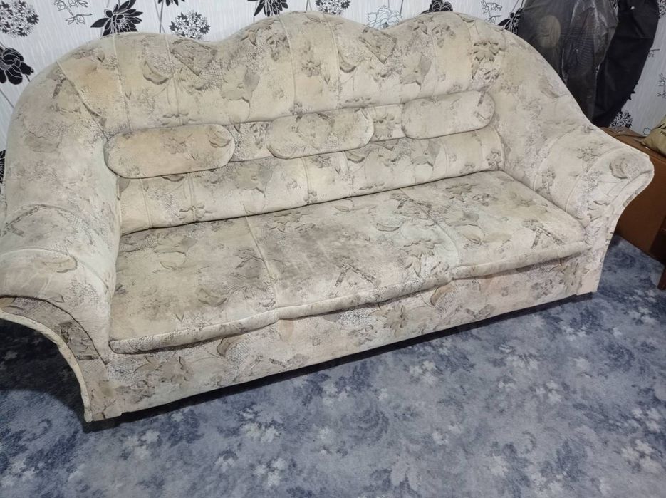 Диван тип охлюв.
