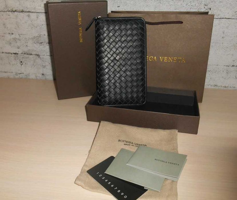 În stoc Portofel pentru bărbați Bottega Venetta 0498