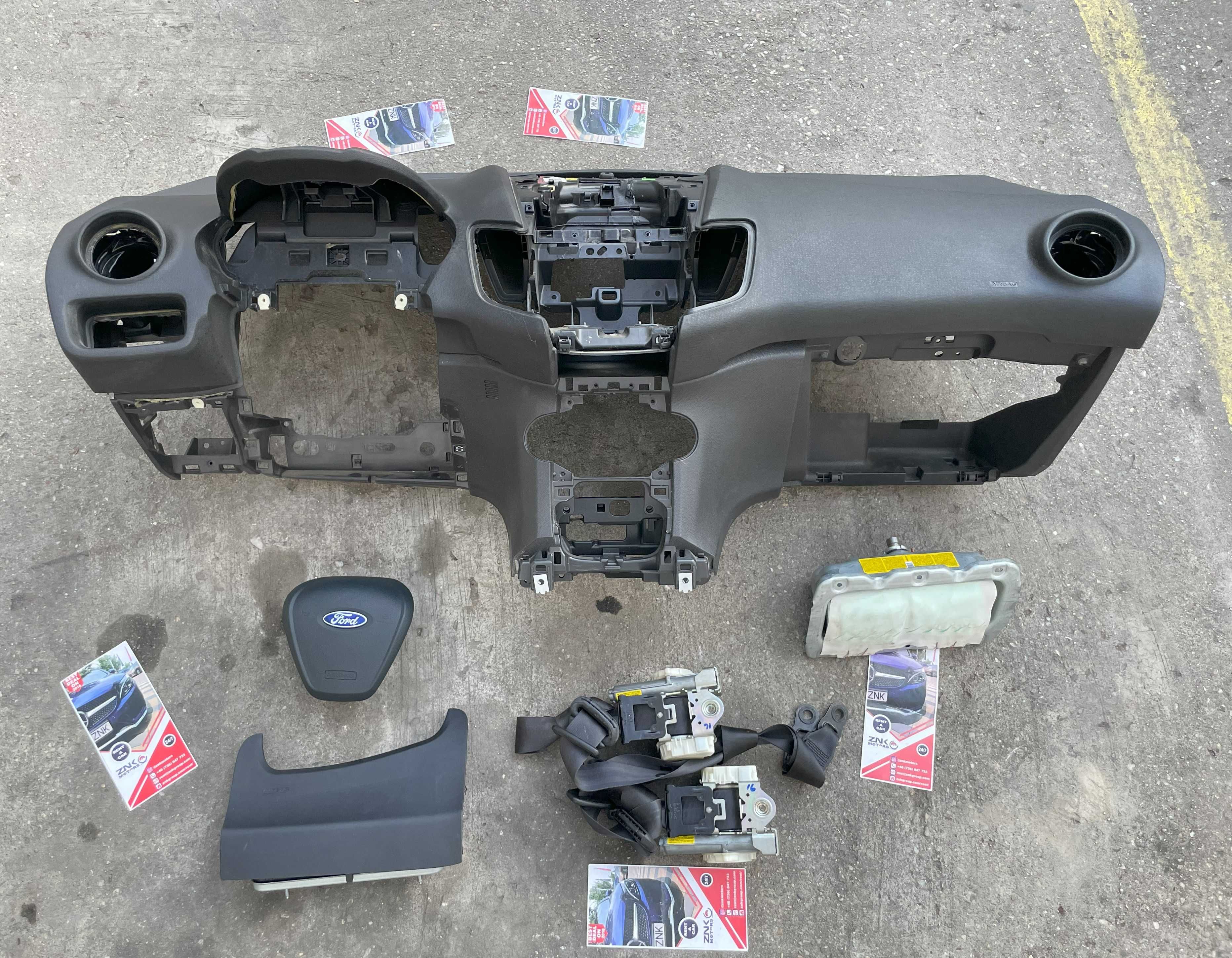 Ford Fiesta MK7 plansa de bord - set centuri de siguranta - kit airbag