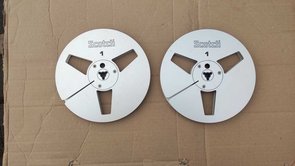 Role din aluminiu pentru magnetofon.