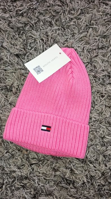 Нови дебели шапки Tommy, icon и други