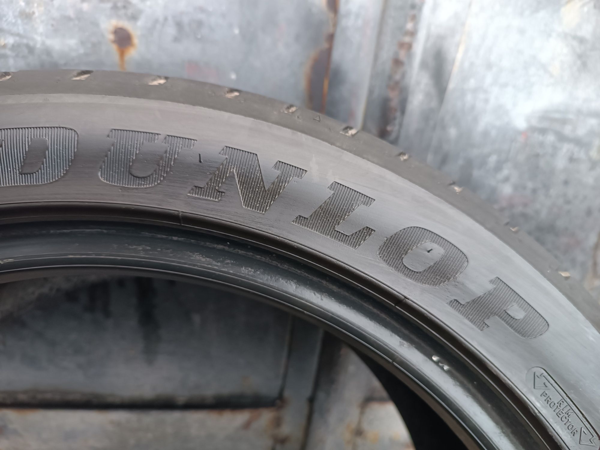 225/45/17 Dunlop