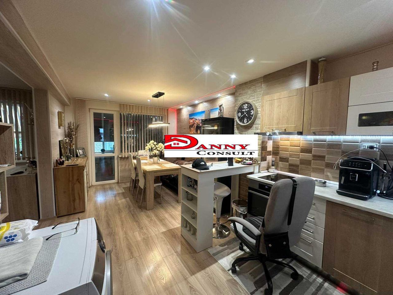 Продава се Тристаен апартамент в Велико Търново, Акация - 103 кв.м за 1797 €/кв.м - Снимка #3