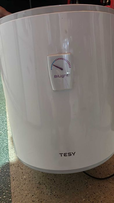 Vând boiler 50L, stare bună, puțin folosit