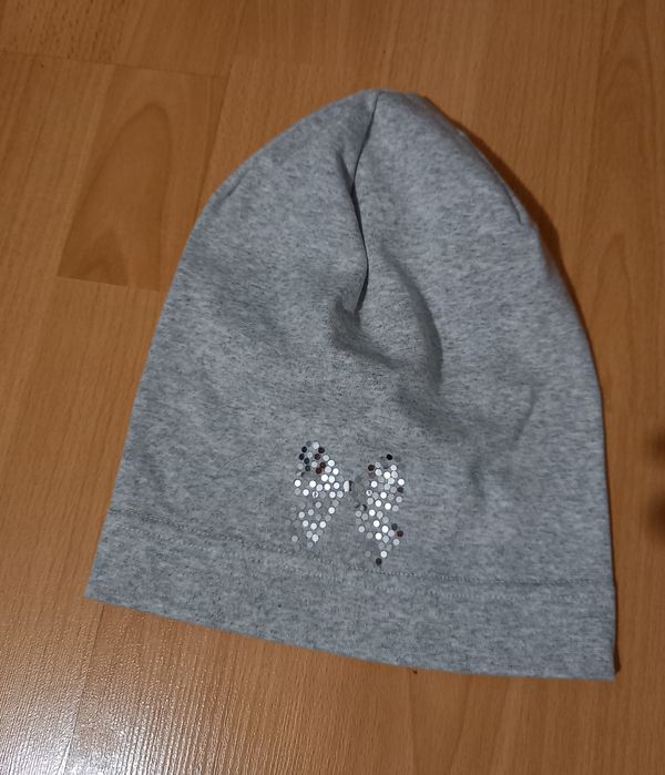 Продавам детски шапка