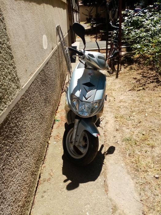 Vînd scuter kimco de 49 2t