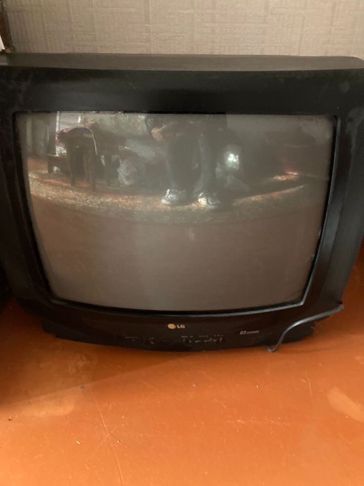 Телевизор старый