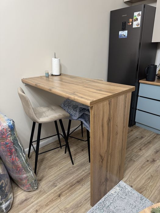 Кухонный барный стол с двумя стульями