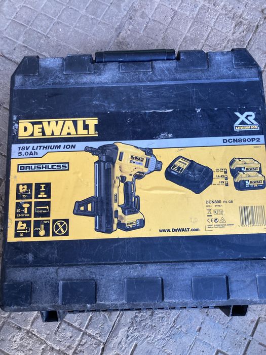 Пушка за директен монтаж Dewalt DCN890