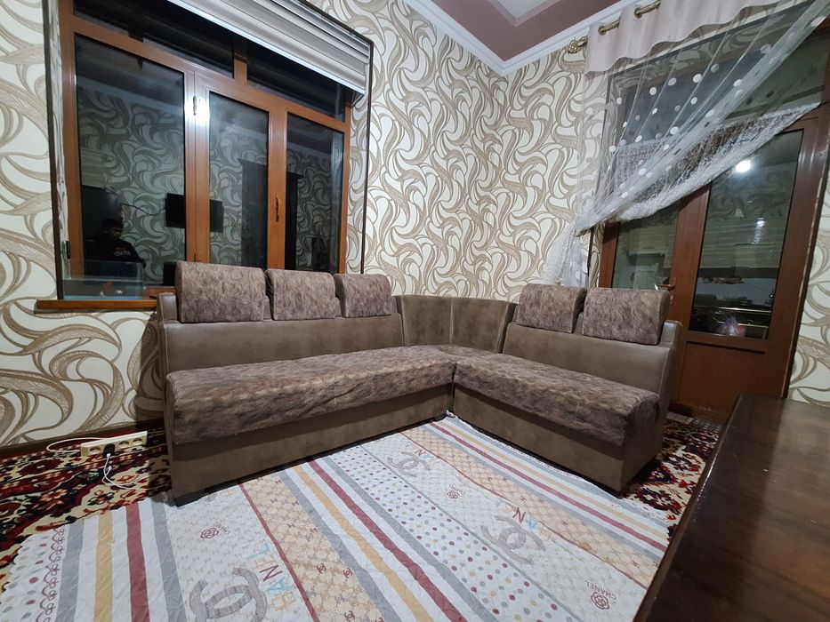 Ugolok sotiladi 3 ta pufiki bilan