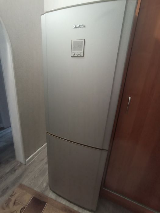 Холодильник Samsung не рабочий