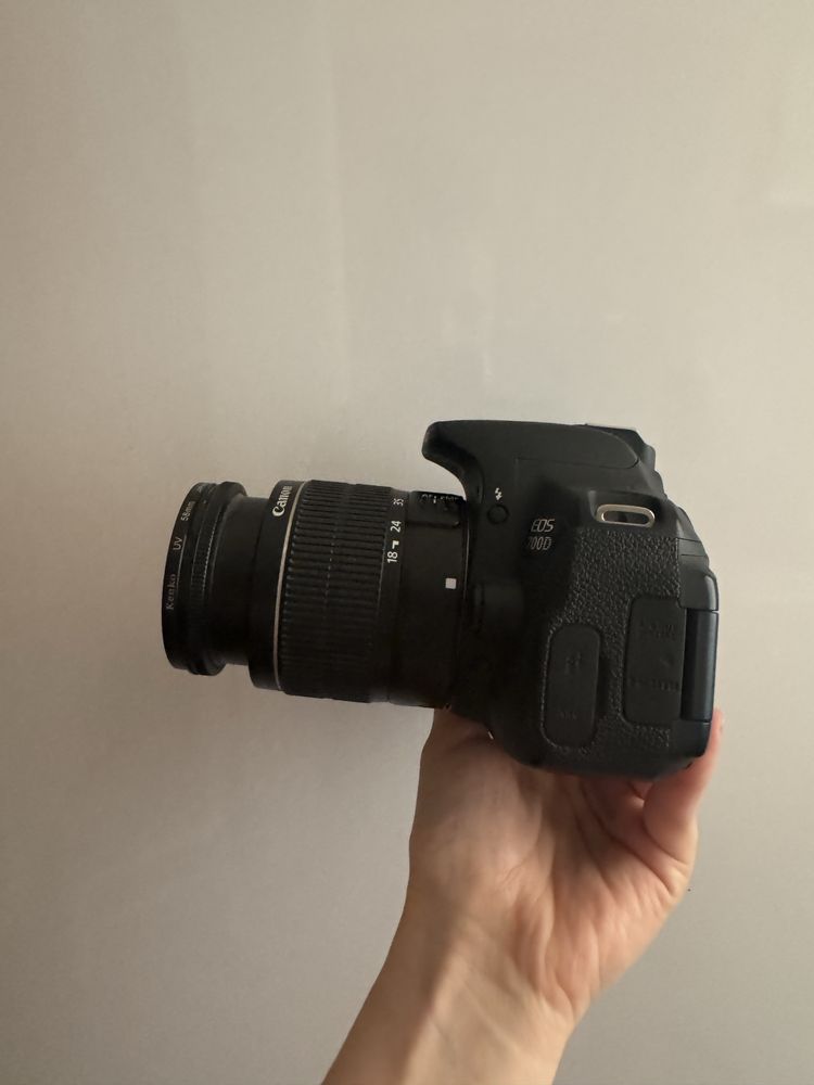 Canon 700d продаю срочно