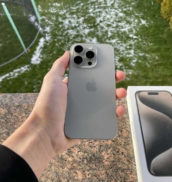 Продам айфон 15про 256г