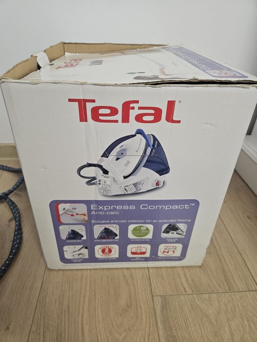 Vand Statie de calcat Tefal