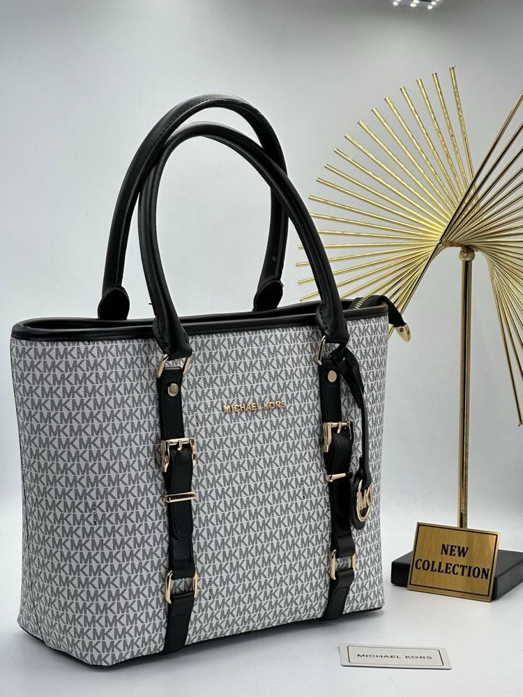 Geanta Michael Kors Noua !!! Dimensiuni 39/26 !!!