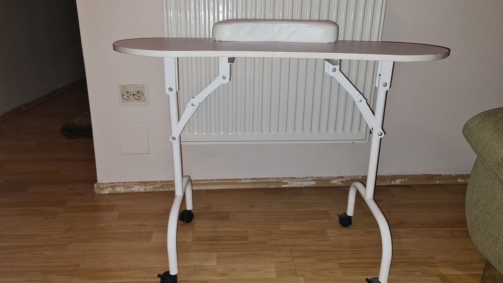 Masa manichiura  portabila