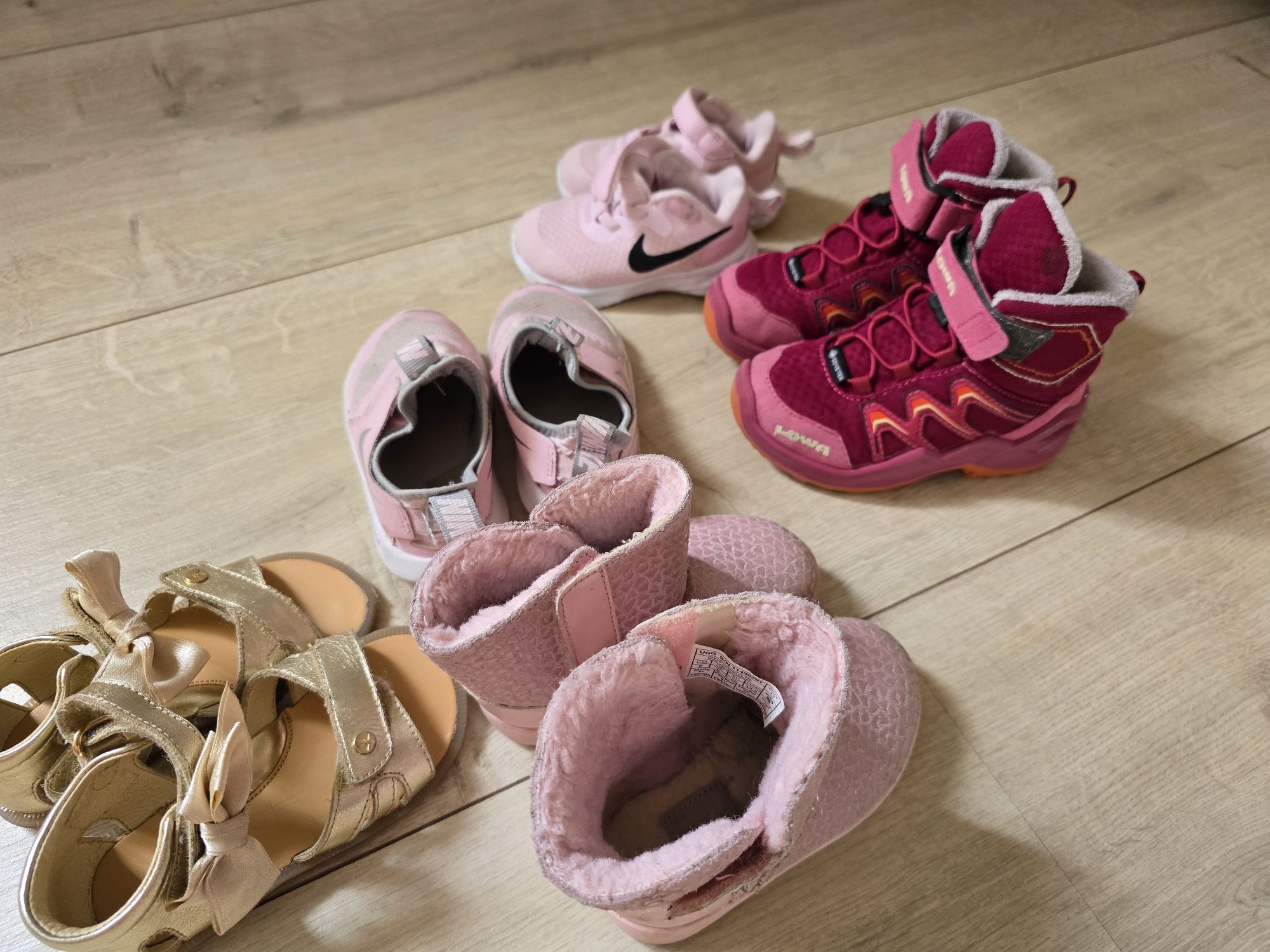 Обувки за момиче- 20-24 размер UGG, Lowa,Nike
