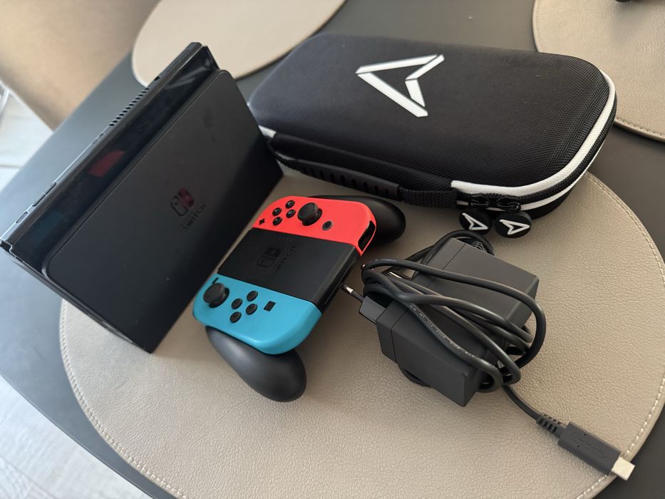 Consola Nintendo Switch red blue