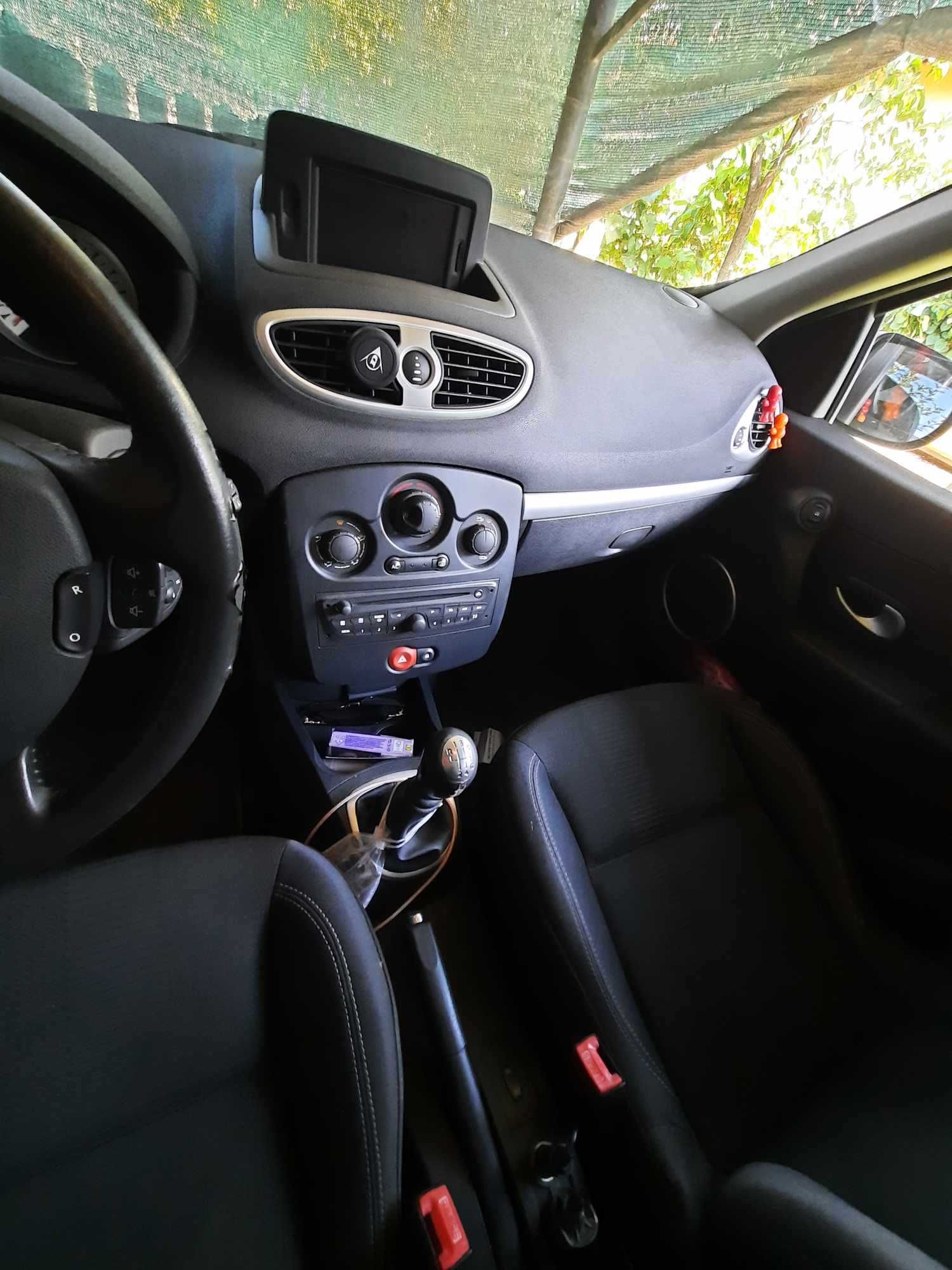 Renault Clio 3  ...