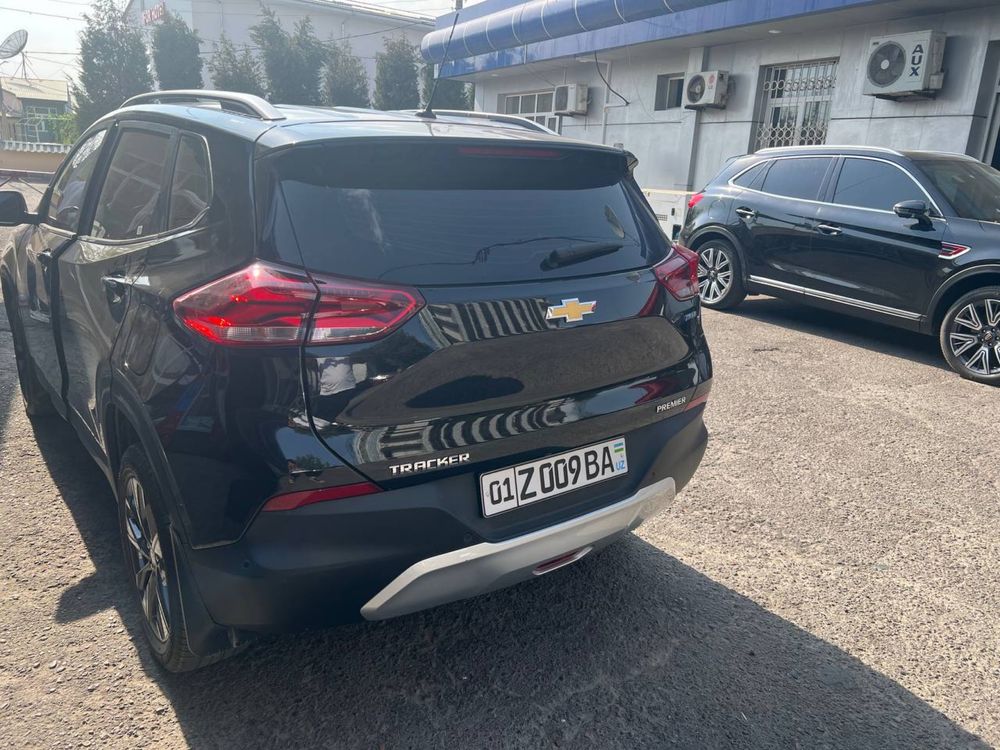 trecker 2023 qora rang premier