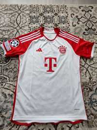 Vând tricou FC Bayern Munchen