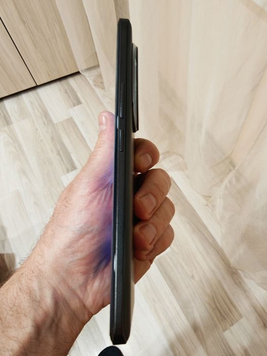 Продавам Honor 200 Pro в гаранция