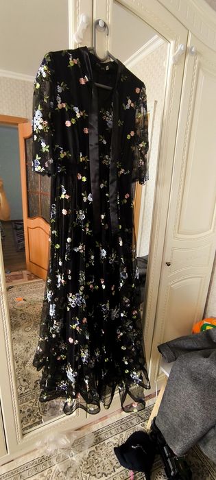 Шикарное вечернее платье