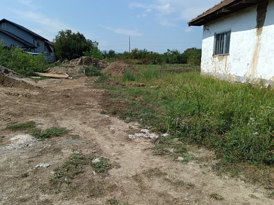 Teren lotizat ,drum de acces,toate utilitățile la stradă!